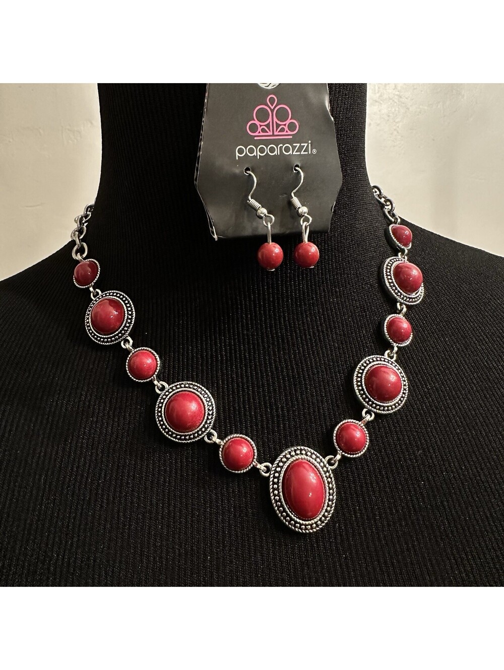 Paparazzi Jewelry Necklace And Earrings Set “Voyager Vibes” New on Card